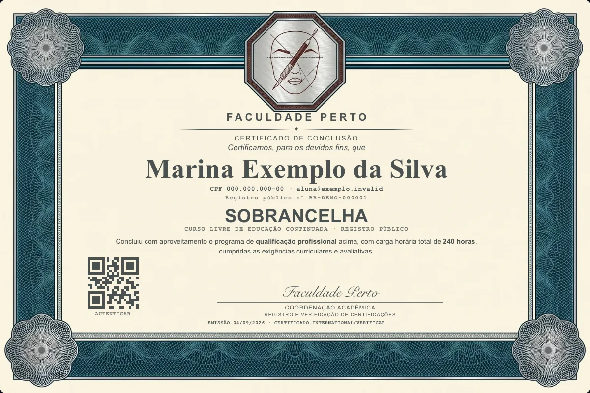 Modelo do certificado do curso de Sobrancelha grátis: registro público, QR de verificação e assinaturas — exemplo com dados fictícios.