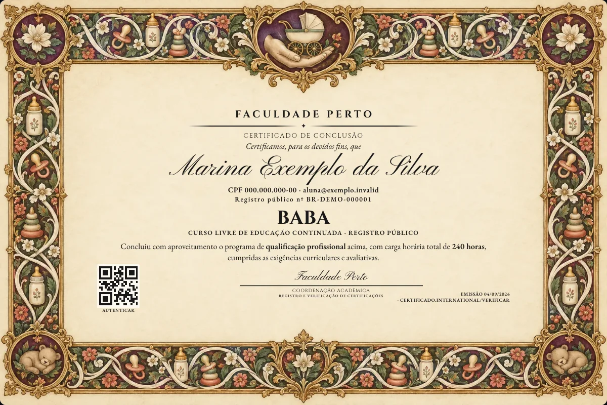 Modelo do certificado do curso de Baba grátis: registro público, QR de verificação e assinaturas — exemplo com dados fictícios.