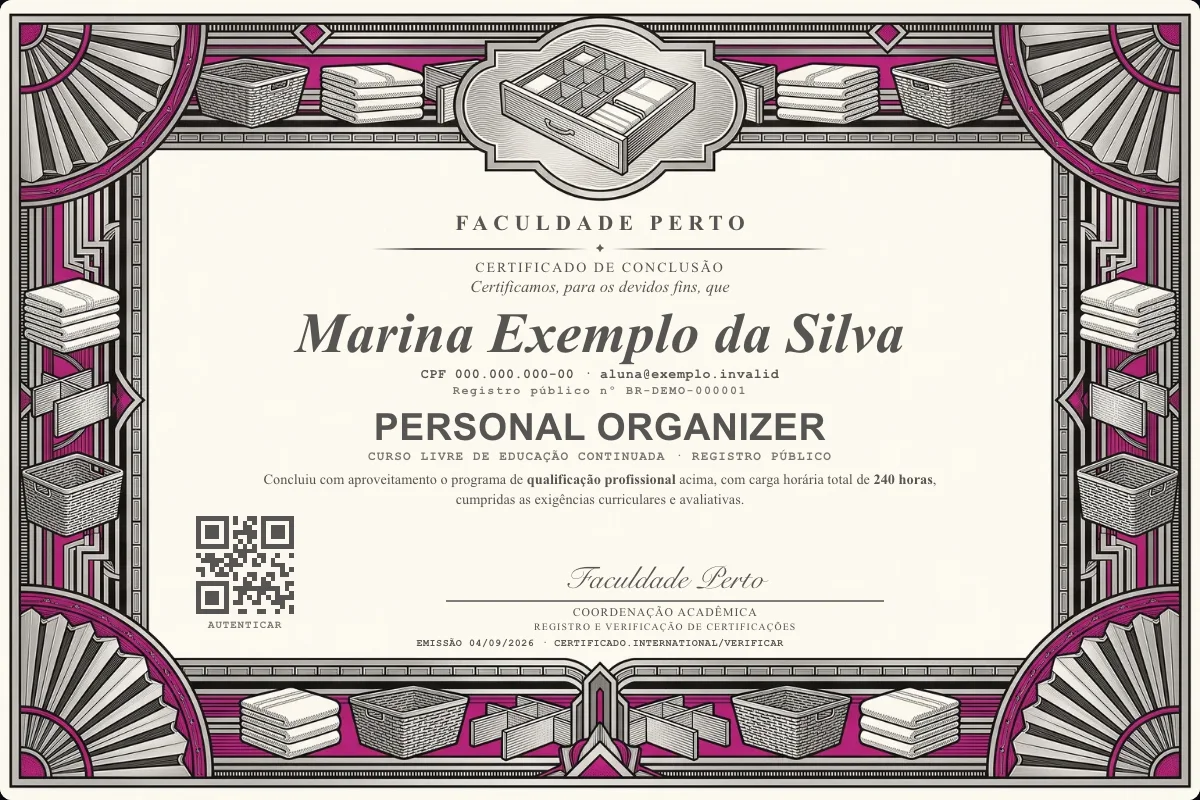 Modelo do certificado do curso de Personal Organizer grátis: registro público, QR de verificação e assinaturas — exemplo com dados fictícios.
