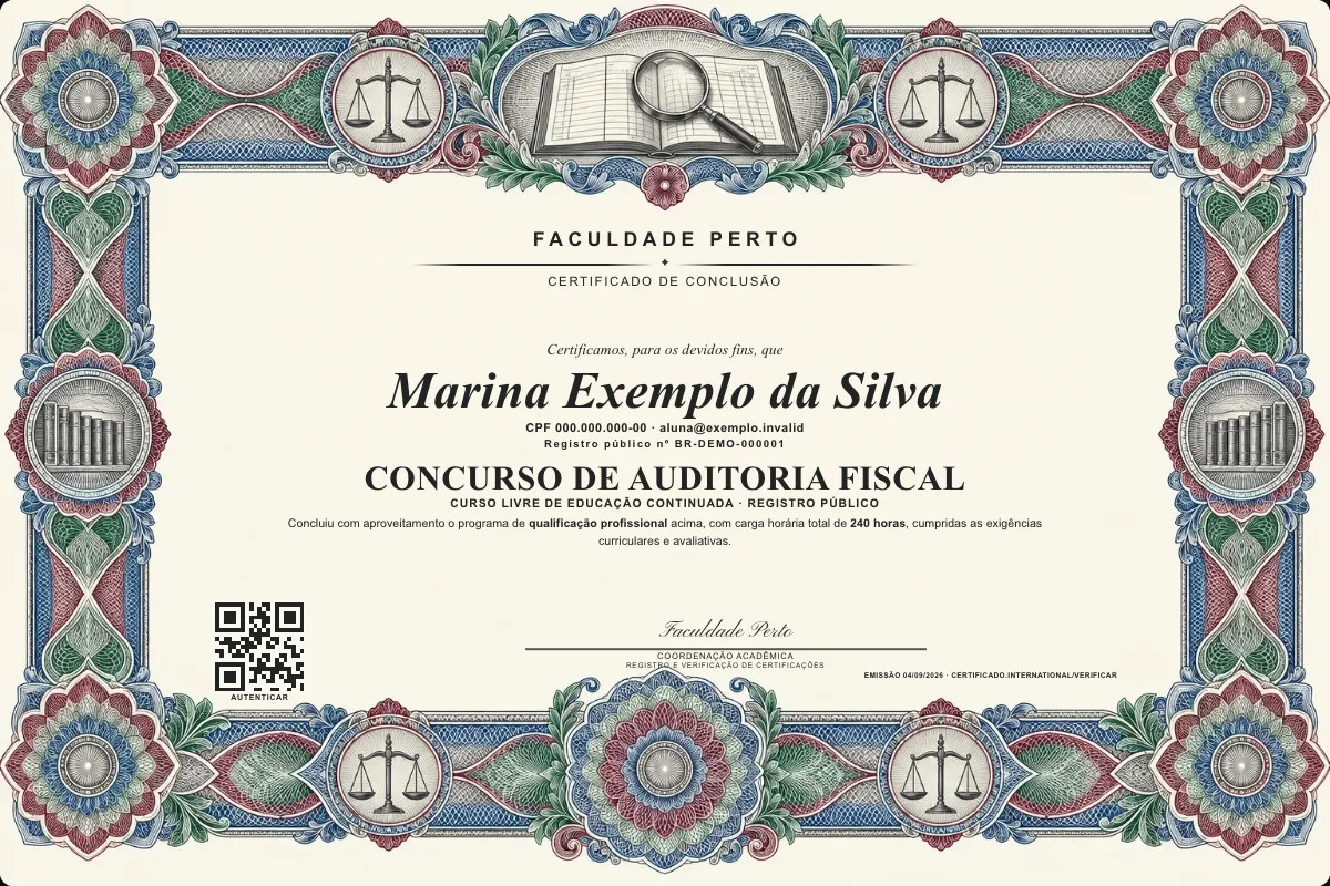 Modelo do certificado do curso de Concurso de Auditoria Fiscal grátis: registro público, QR de verificação e assinaturas — exemplo com dados fictícios.