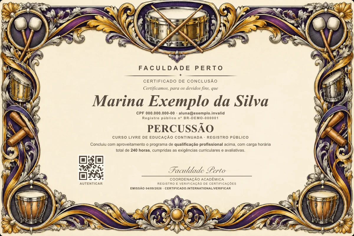 Modelo do certificado do curso de Percussão grátis: registro público, QR de verificação e assinaturas — exemplo com dados fictícios.