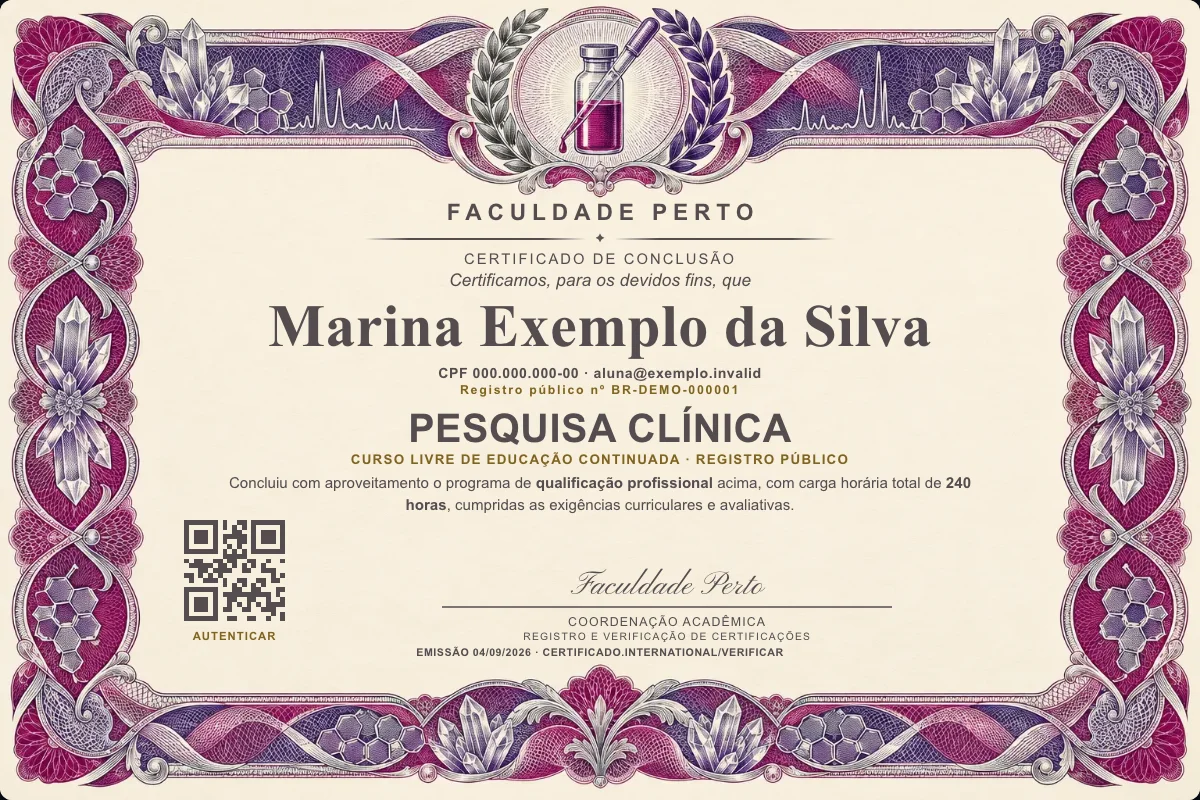 Modelo do certificado do curso de Pesquisa Clínica grátis: registro público, QR de verificação e assinaturas — exemplo com dados fictícios.