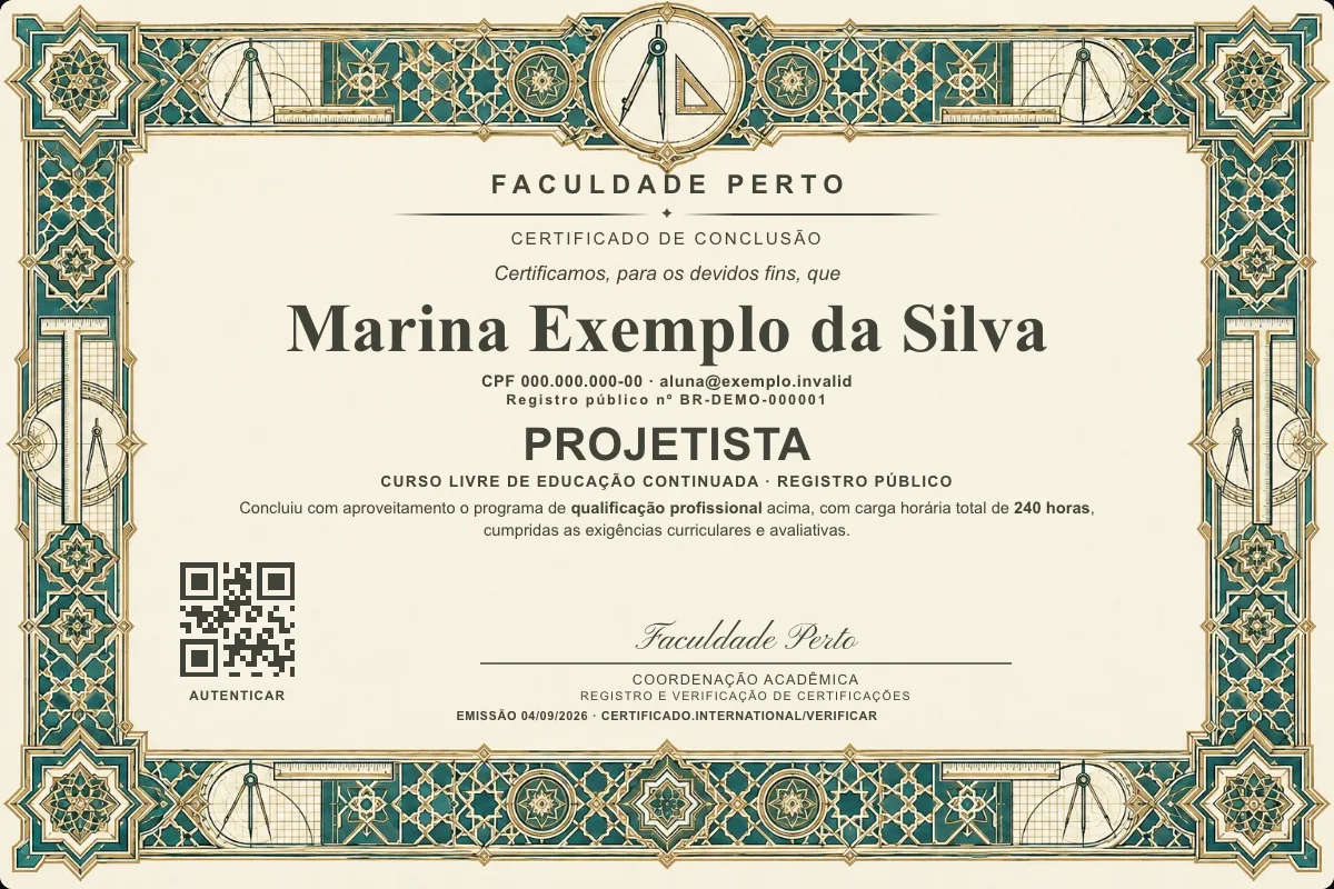Modelo do certificado do curso de Projetista grátis: registro público, QR de verificação e assinaturas — exemplo com dados fictícios.