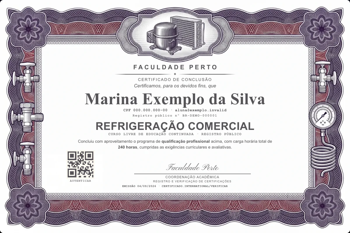 Modelo do certificado do curso de Refrigeração Comercial grátis: registro público, QR de verificação e assinaturas — exemplo com dados fictícios.