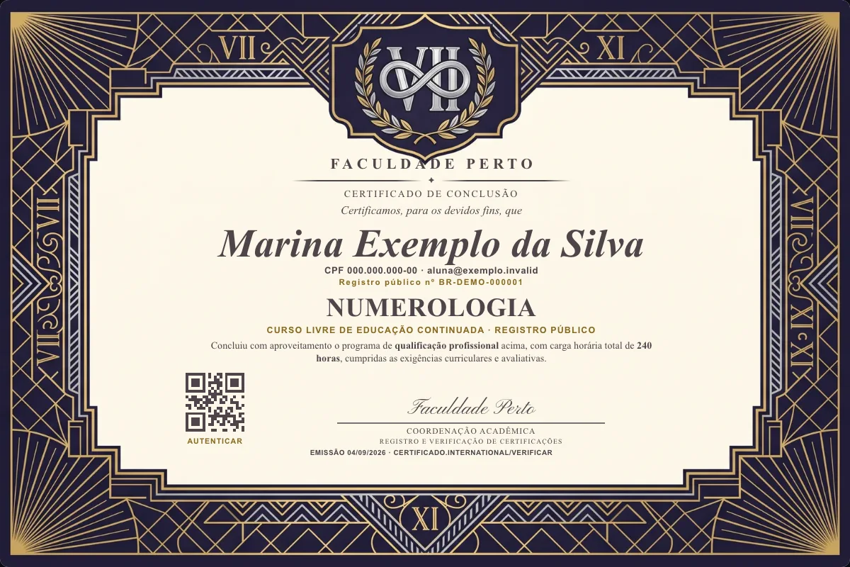 Modelo do certificado do curso de Numerologia grátis: registro público, QR de verificação e assinaturas — exemplo com dados fictícios.