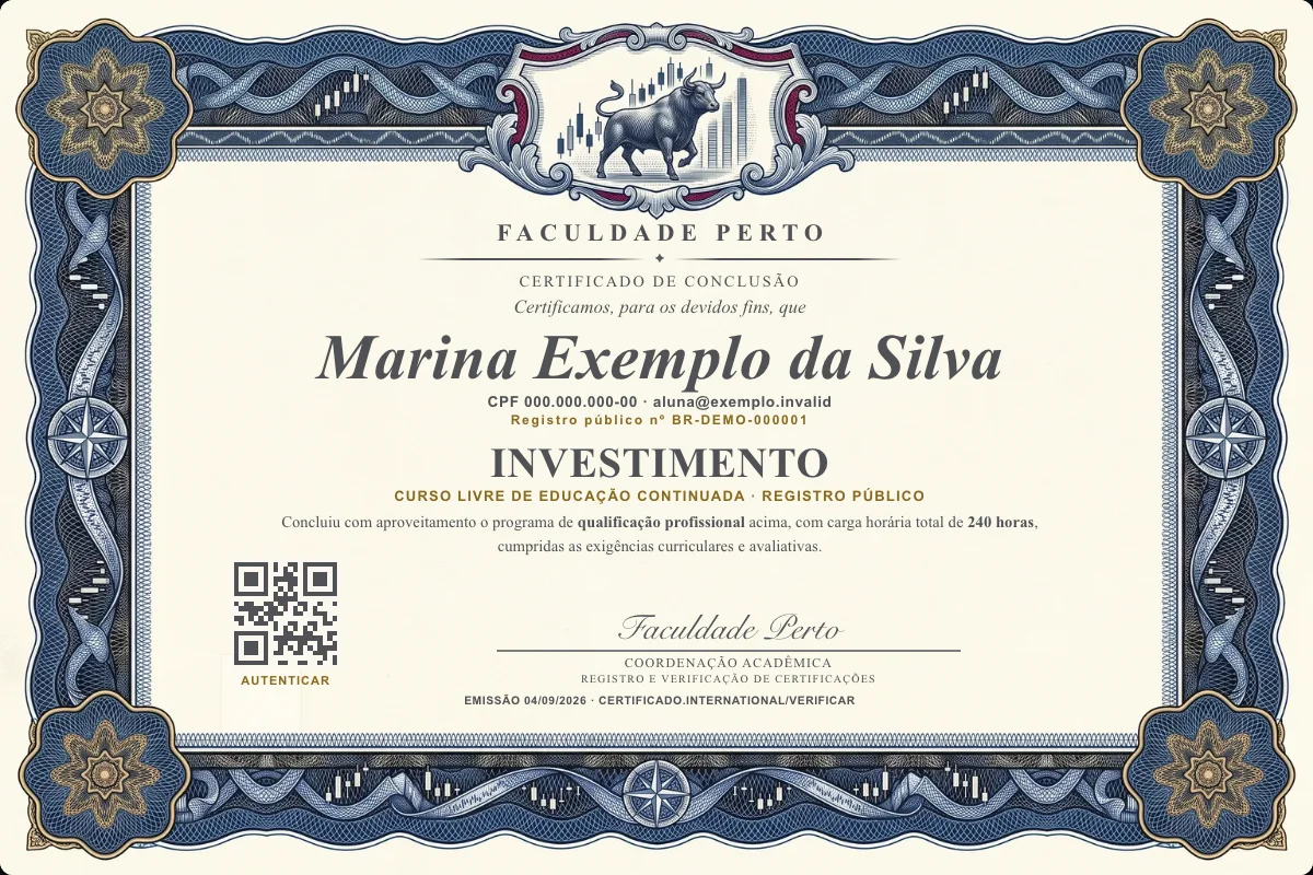 Modelo do certificado do curso de Investimento grátis: registro público, QR de verificação e assinaturas — exemplo com dados fictícios.