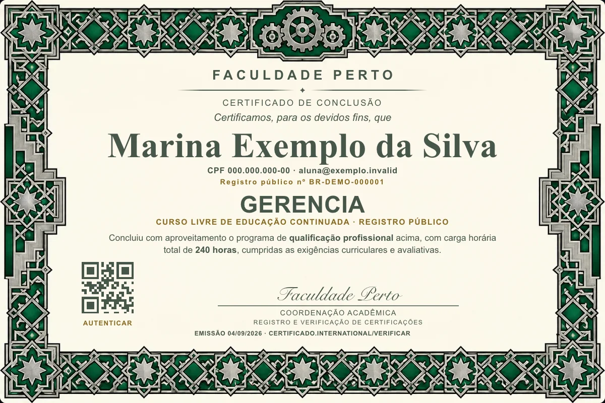 Modelo do certificado do curso de Gerencia grátis: registro público, QR de verificação e assinaturas — exemplo com dados fictícios.
