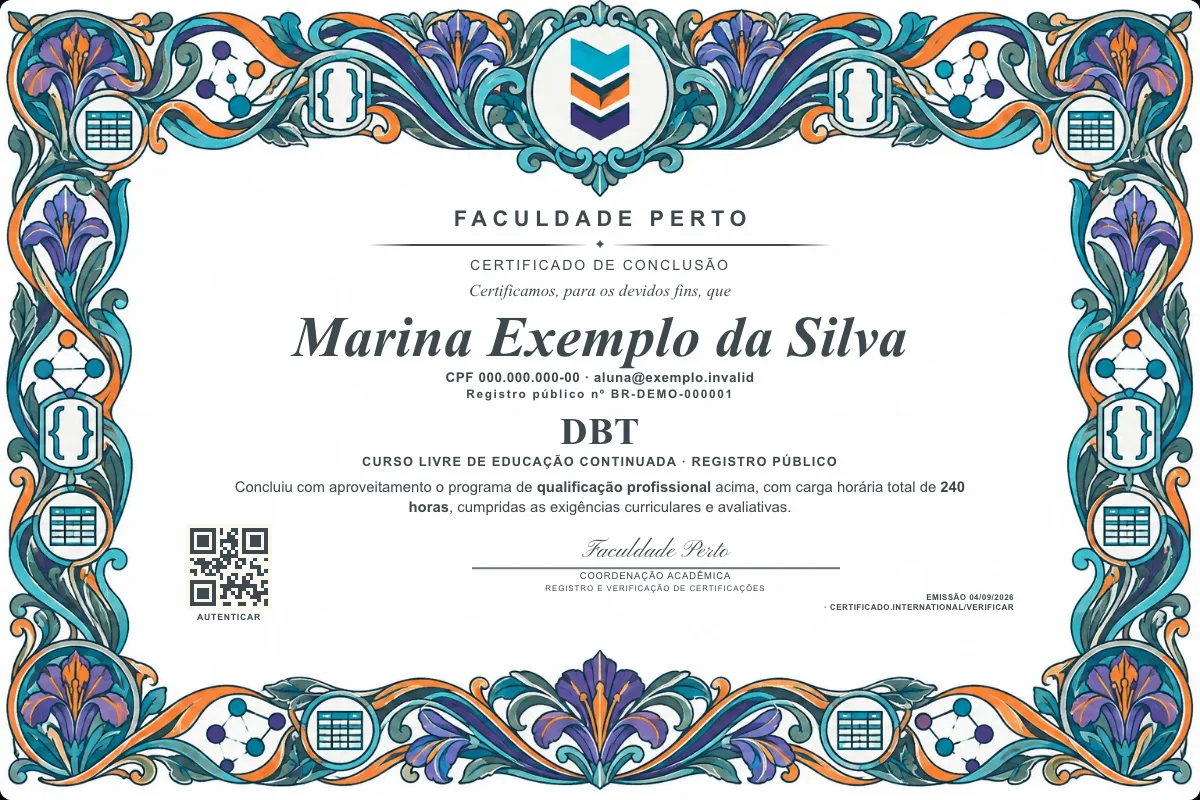 Modelo do certificado do curso de Dbt grátis: registro público, QR de verificação e assinaturas — exemplo com dados fictícios.