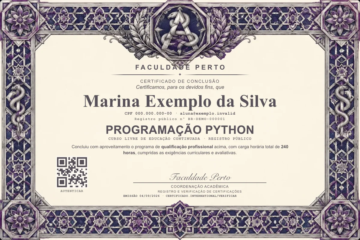 Modelo do certificado do curso de Programação Python grátis: registro público, QR de verificação e assinaturas — exemplo com dados fictícios.